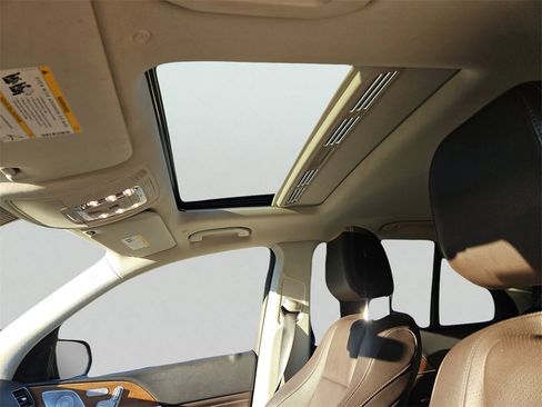 Used 2020 Mercedes-Benz GLE 450 4MATIC w/ Premium Package image 15