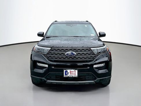 Used 2024 Ford Explorer XLT w/ Equipment Group 202A image 2