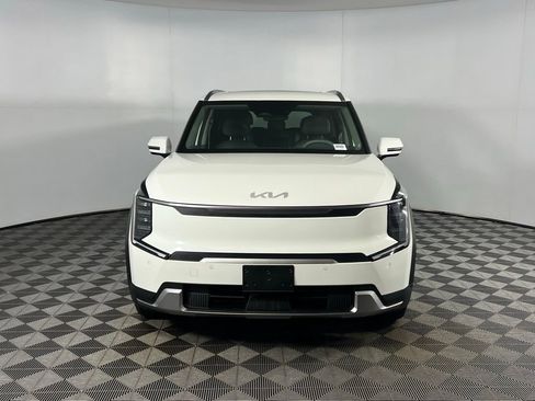 Used 2024 Kia EV9 Wind image 11