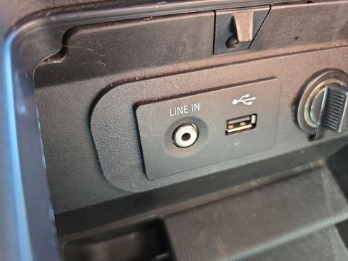 Used 2015 Ford Mustang V6 COUPE image 25