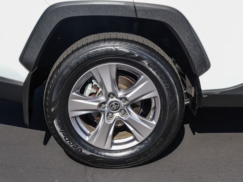 Certified 2022 Toyota RAV4 XLE w/ Convenience Package FWD image 9
