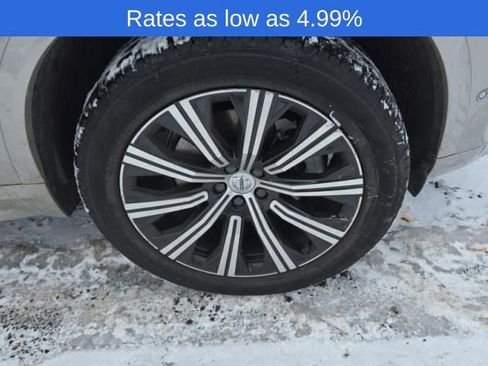 Used 2023 Volvo XC90 B6 Plus image 13