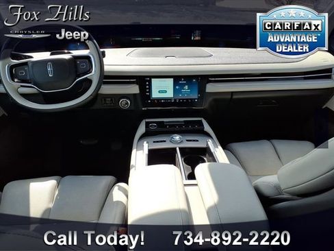 Used 2025 Lincoln Navigator L Reserve image 15