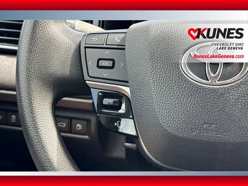 Used 2025 Toyota Camry LE FWD image 28