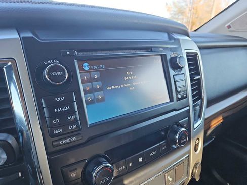 Used 2017 Nissan Titan SL image 29