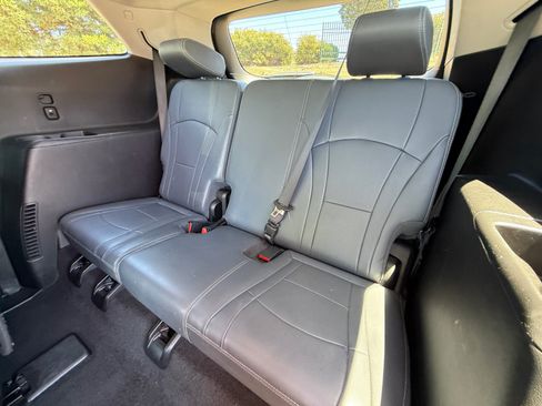 Used 2018 Buick Enclave Essence FWD image 21