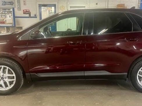 Certified 2022 Ford Edge SEL w/ Convenience Package image 3