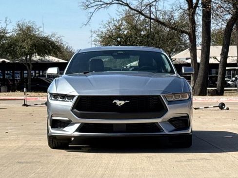Used 2024 Ford Mustang Premium image 2