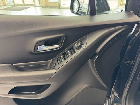 Used 2015 Chevrolet Trax LS FWD image 10