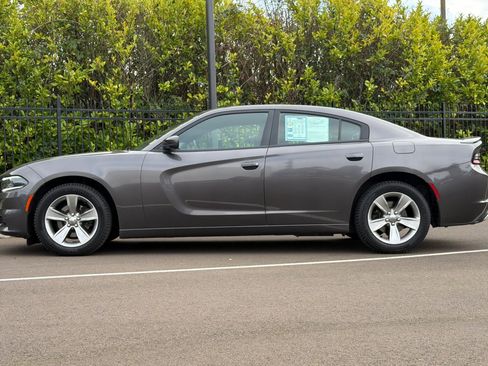 Used 2015 Dodge Charger SE w/ Sport Appearance Group image 7