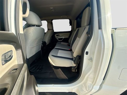 Used 2024 Nissan Titan SV w/ SV Convenience Package image 23