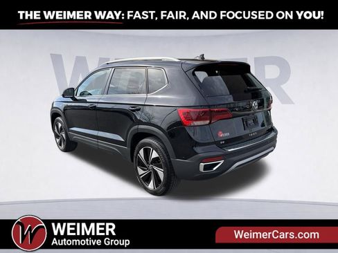 Used 2024 Volkswagen Taos SE AWD/4WD image 3