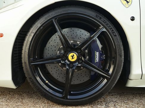 Used 2015 Ferrari 458 Spider image 30