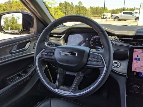 Certified 2025 Jeep Grand Cherokee L Limited w/ Luxury Tech Group II RWD image 26