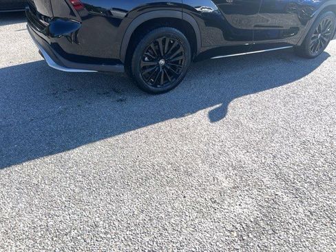Certified 2023 Toyota Highlander XSE image 7