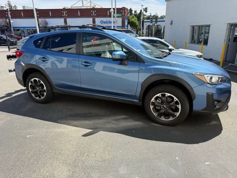 Used 2021 Subaru Crosstrek 2.0i Premium image 7