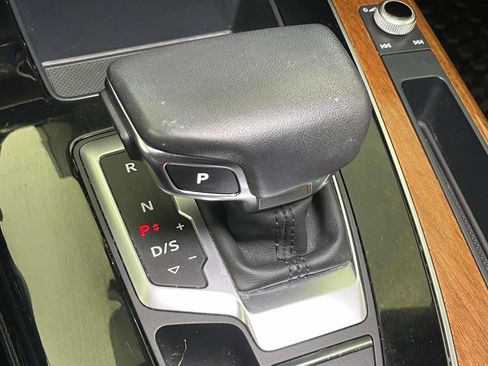 Used 2023 Audi Q5 2.0T Premium w/ Convenience Package image 33