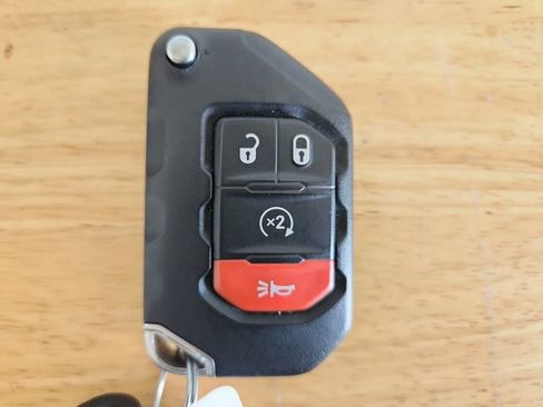 Used 2021 Jeep Wrangler Unlimited Rubicon w/ LED Lighting Group AWD/4WD image 9