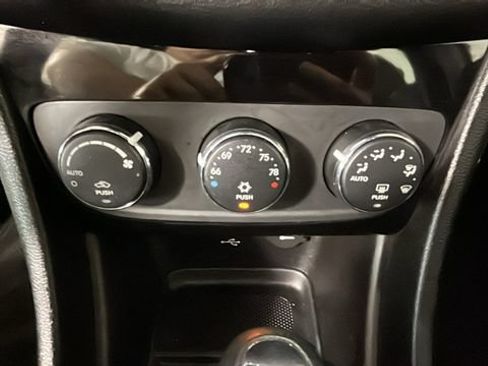 Used 2013 Chrysler 200 Limited w/ Sun/Sound Group FWD image 21