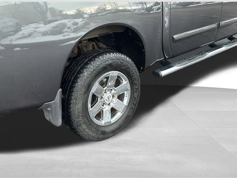 Used 2012 Nissan Titan SV w/ SV Value Truck Pkg image 8