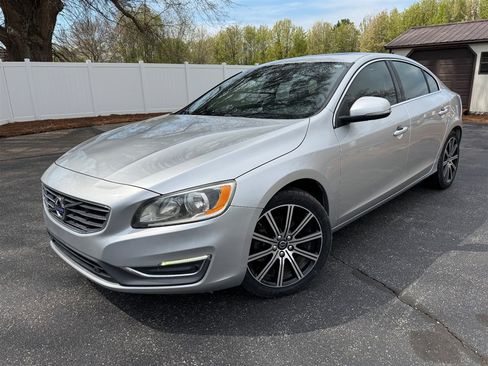 Used 2016 Volvo S60 T5 Premier image 1