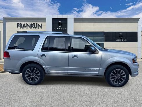 Used 2017 Lincoln Navigator Select AWD/4WD image 8