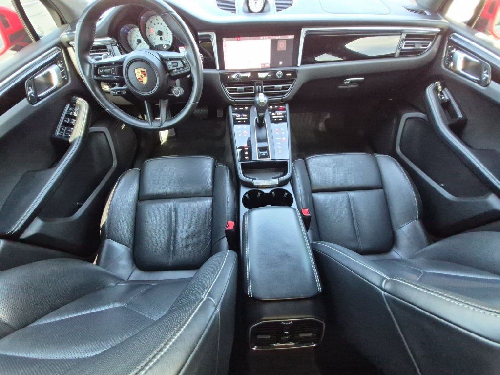 Used 2023 Porsche Macan Turbo AWD/4WD image 26
