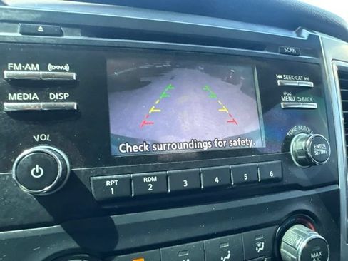 Used 2018 Nissan Titan SV AWD/4WD image 35