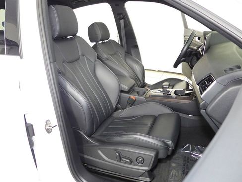 Used 2023 Audi Q5 2.0T Premium w/ Convenience Package image 19