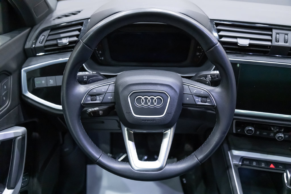 Used 2023 Audi Q3 2.0T Premium AWD/4WD image 15