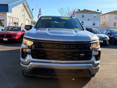 Used 2023 Chevrolet Silverado 1500 Custom image 3