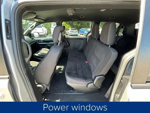 Used 2019 Dodge Grand Caravan SE image 16