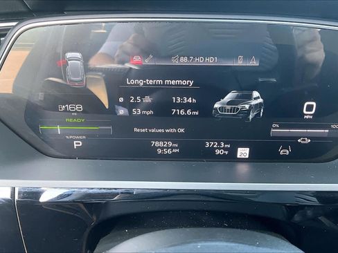 Used 2021 Audi e-tron Premium Plus w/ Premium Plus Package AWD/4WD image 22
