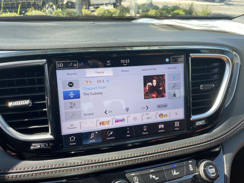 New 2026 Chrysler Pacifica Pinnacle image 22