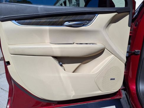 Used 2018 Cadillac XT5 FWD image 21