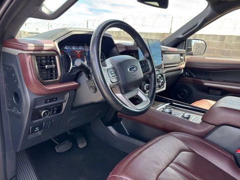 Used 2024 Ford Expedition Limited AWD/4WD image 37