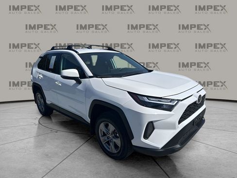 Used 2025 Toyota RAV4 XLE image 7