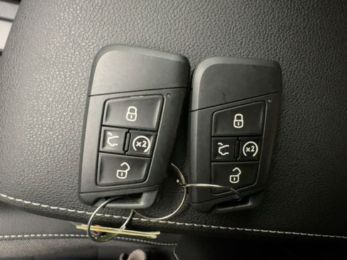 Used 2024 Volkswagen Taos SE image 29