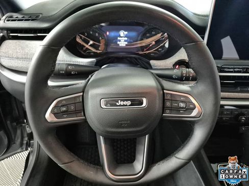 Used 2023 Jeep Compass Latitude w/ Convenience Group AWD/4WD image 11