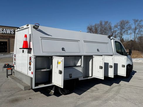 Used 2019 Mercedes-Benz Sprinter 170 w/ Chrome Grille Package image 9