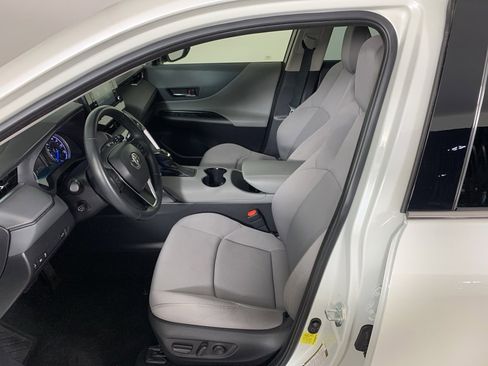 Used 2021 Toyota Venza LE image 20