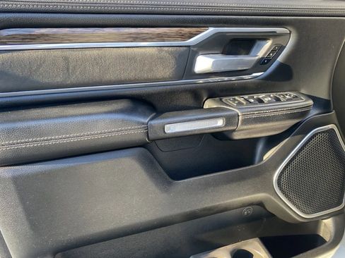 Used 2019 RAM 1500 Laramie image 12