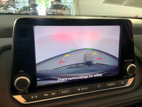 Used 2025 Nissan Rogue SV AWD/4WD image 21