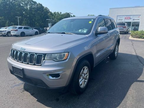 Used 2020 Jeep Grand Cherokee Laredo AWD/4WD image 8
