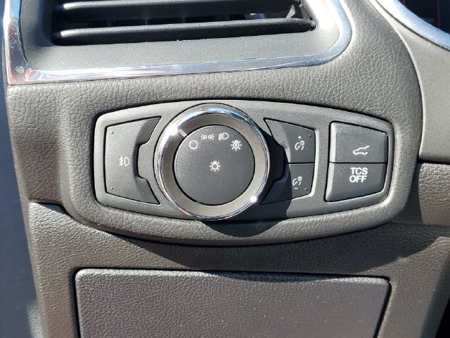 Used 2020 Ford Edge Titanium w/ Equipment Group 301A FWD image 16