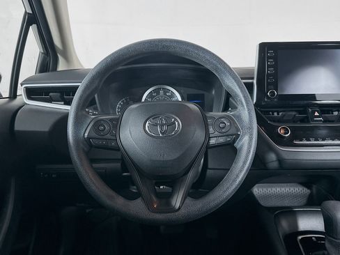Used 2020 Toyota Corolla LE image 17