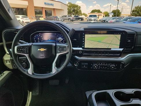 Used 2025 Chevrolet Silverado 2500 LT AWD/4WD image 12