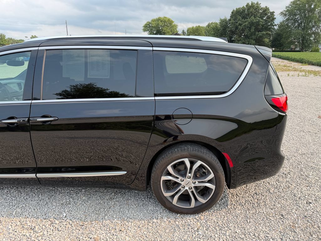 Used 2024 Chrysler Pacifica Pinnacle AWD/4WD image 33