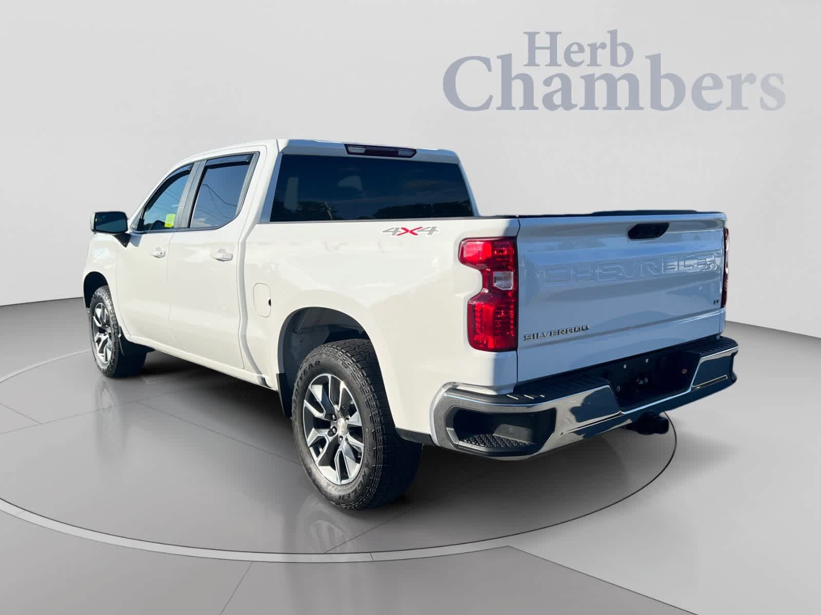Used 2024 Chevrolet Silverado 1500 LT AWD/4WD image 3