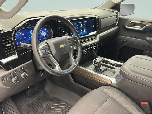 Used 2023 Chevrolet Silverado 1500 LT AWD/4WD image 14